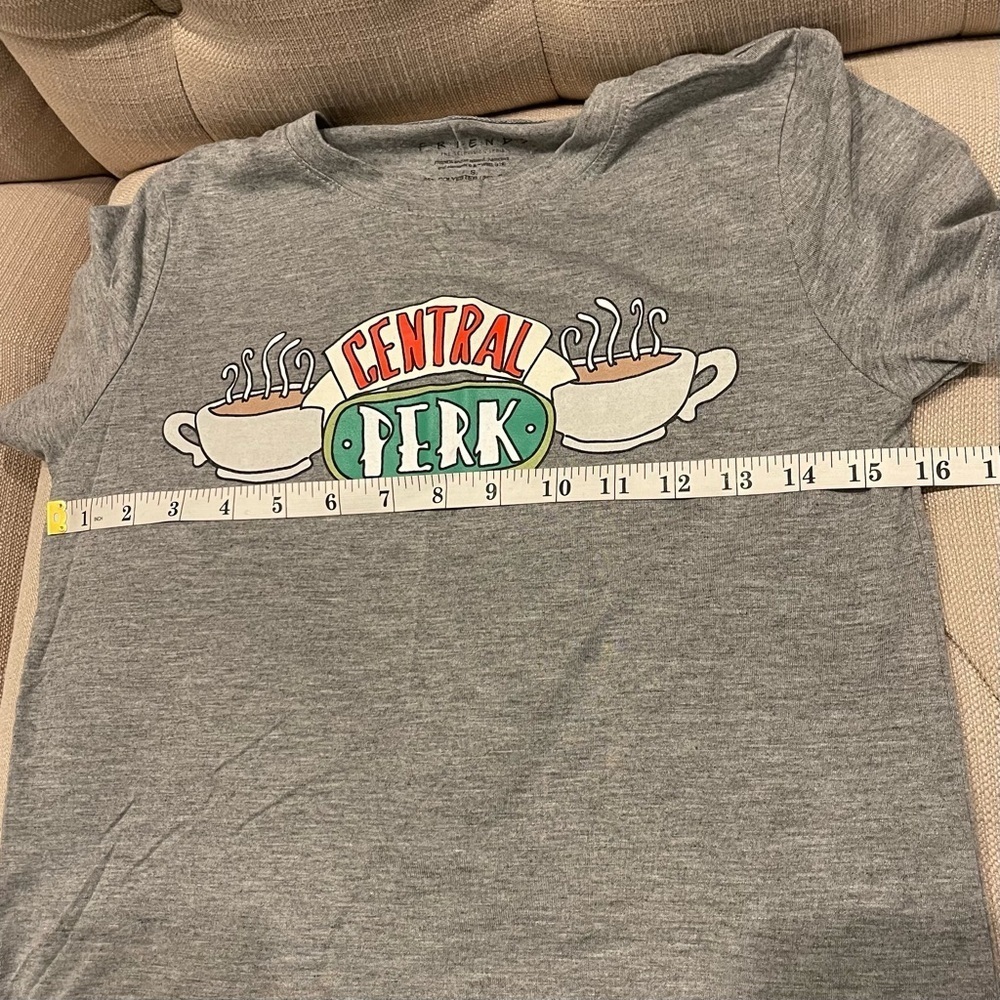 Friends Central Perk T-Shirt Women Size S Gray Short Sleeve Graphic - Picture 6 of 8